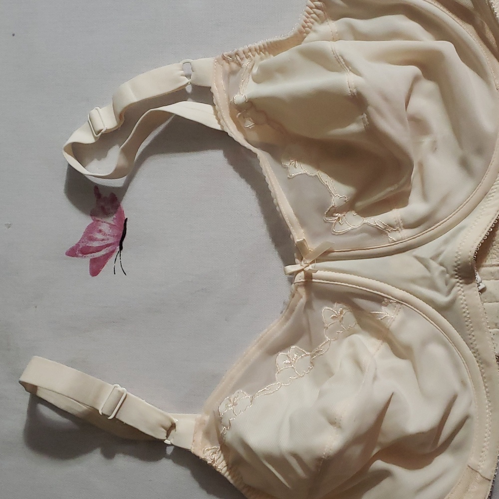 Bali   Vintage Union Made Bra 44C Beige